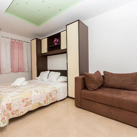 Apartments Villa Vujcic ماكارسكا المظهر الخارجي الصورة