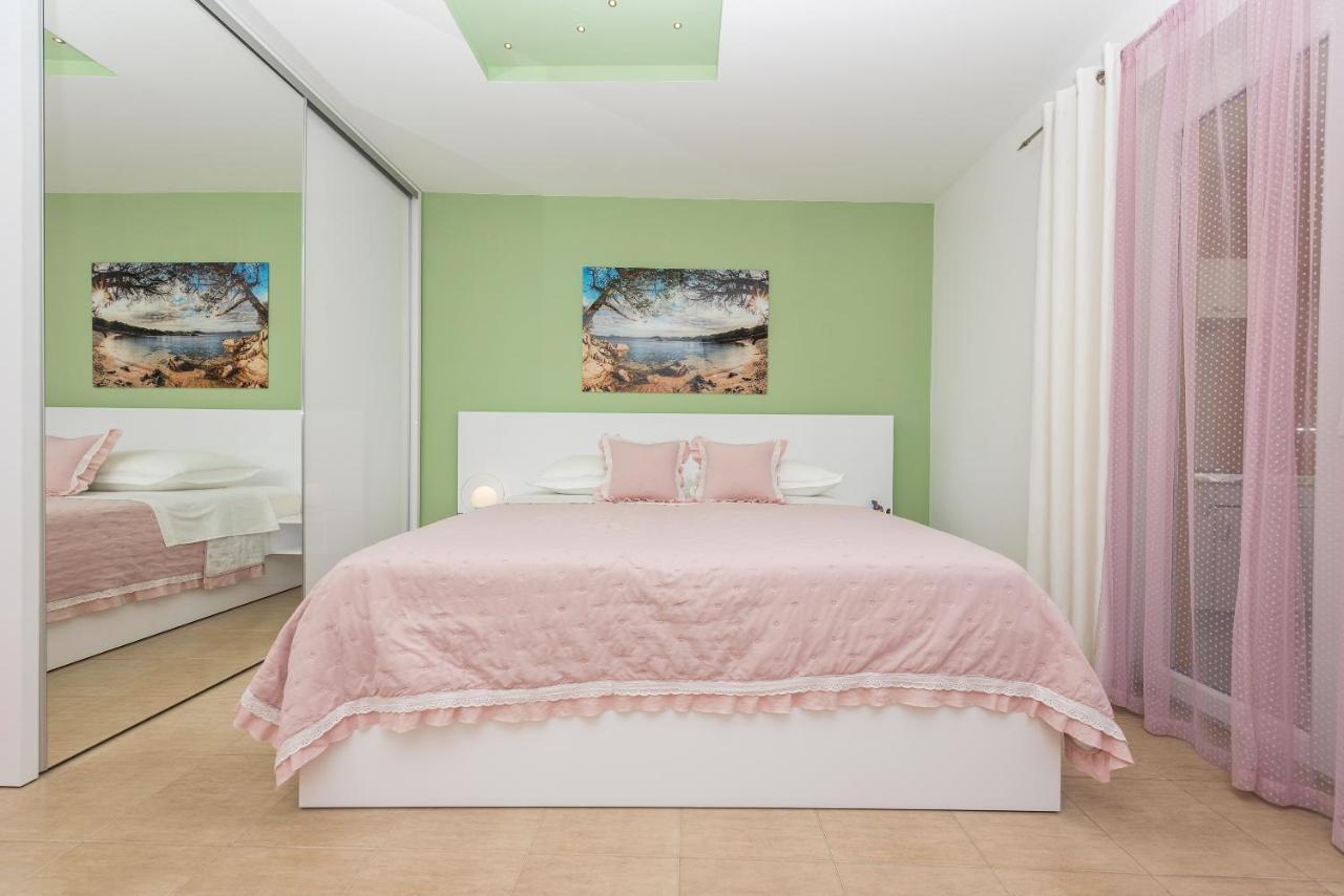 Apartments Villa Vujcic ماكارسكا المظهر الخارجي الصورة