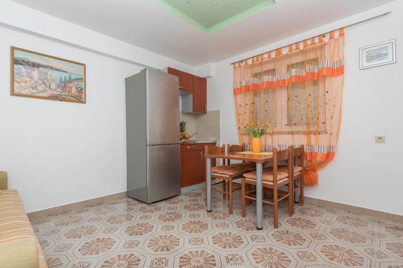 Apartments Villa Vujcic ماكارسكا المظهر الخارجي الصورة