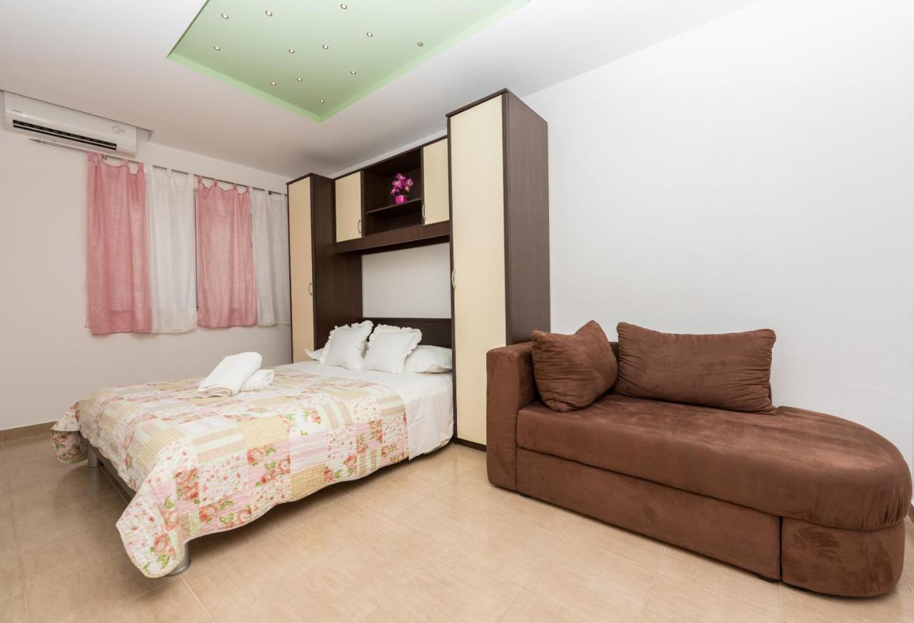 Apartments Villa Vujcic ماكارسكا المظهر الخارجي الصورة